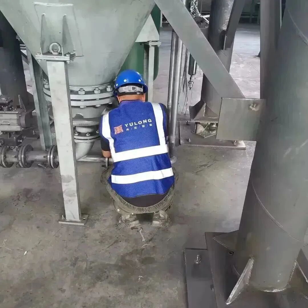 640Y9XMNSIS.jpg