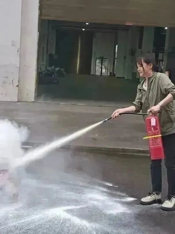 640UMIA8VTJ.jpg