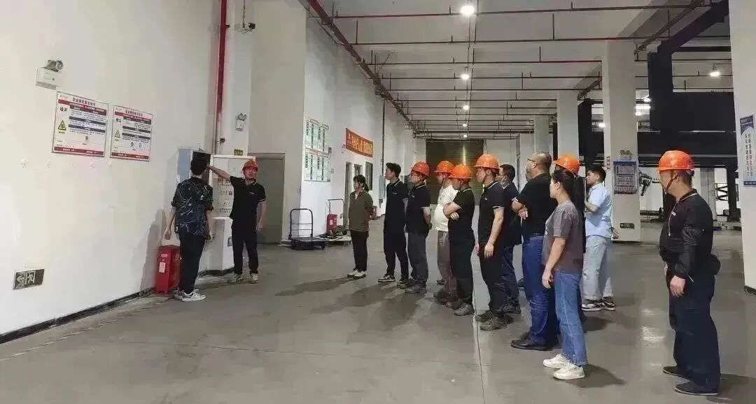640VR5ROMJU.jpg